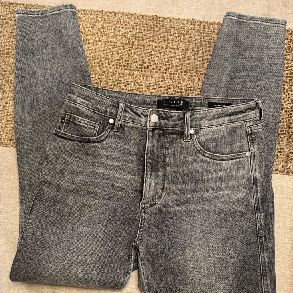 Judy Blue Women's Charcoal Skinny Jeans